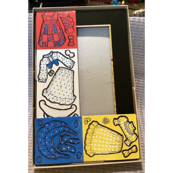 2017 Holly Hobbie Colorforms Classics Dress Up Set Toy Paper Doll with 4 Outfits - Picture 10 of 16